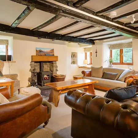 Villa Sleeps 9 With Wifi *